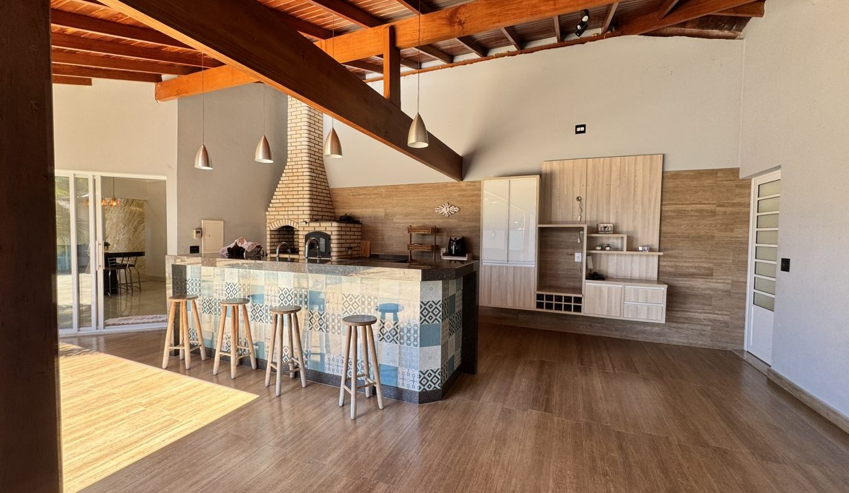 varanda com churrasquira e balcao